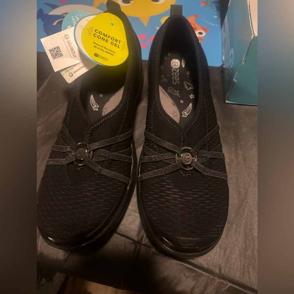 Women shoe brand new